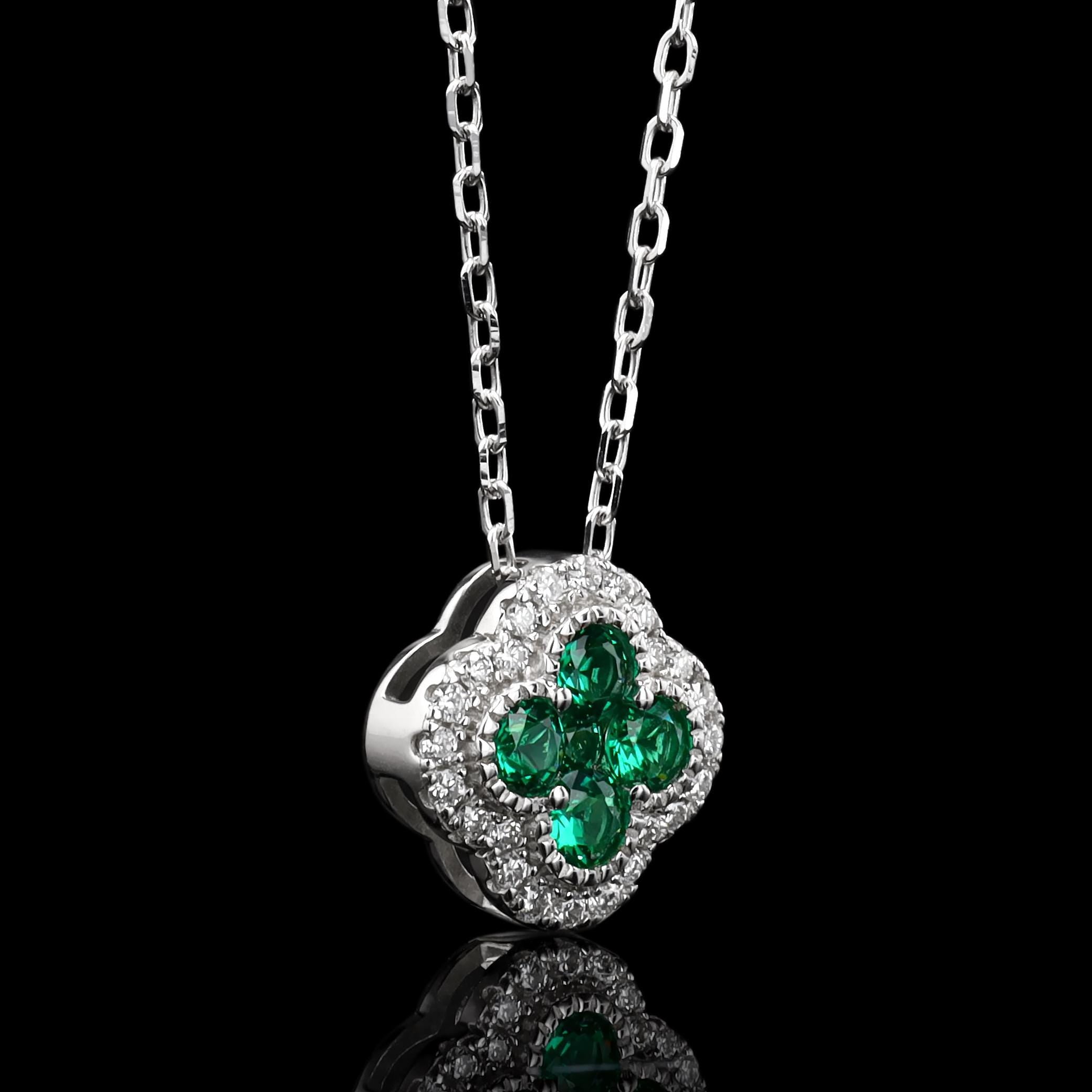 Emerald Clover Necklace in Sterling Silver