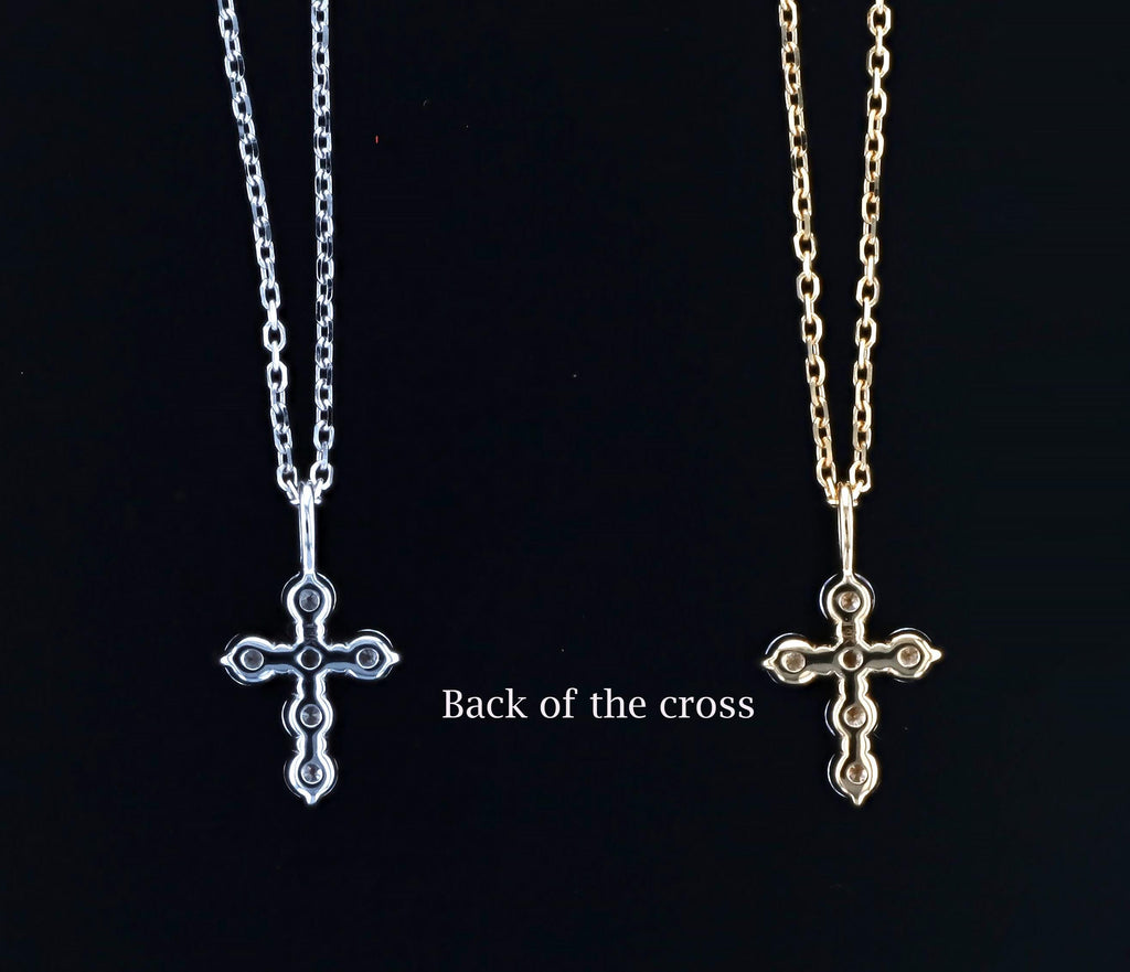 Mini Cross in 14kt Gold
