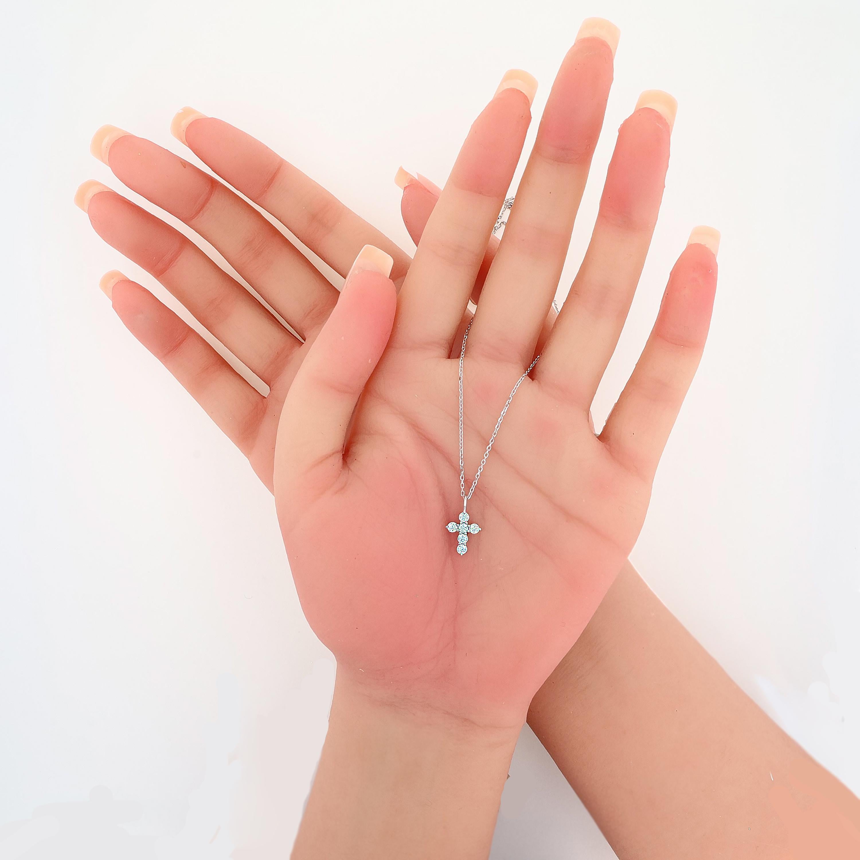 Mini Cross in Sterling Silver