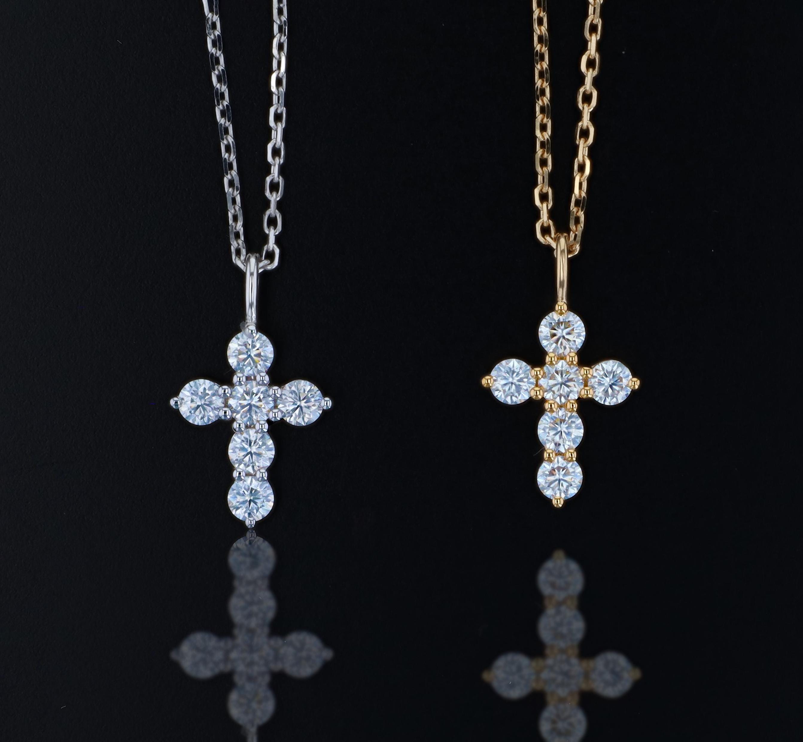 Mini Cross in 14kt Gold