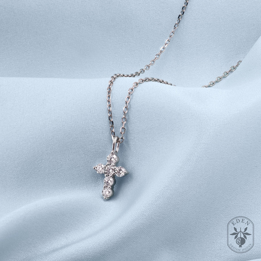 Mini Cross in 14kt Gold